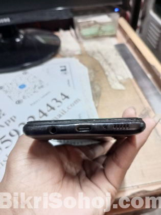 SAMSUNG M21